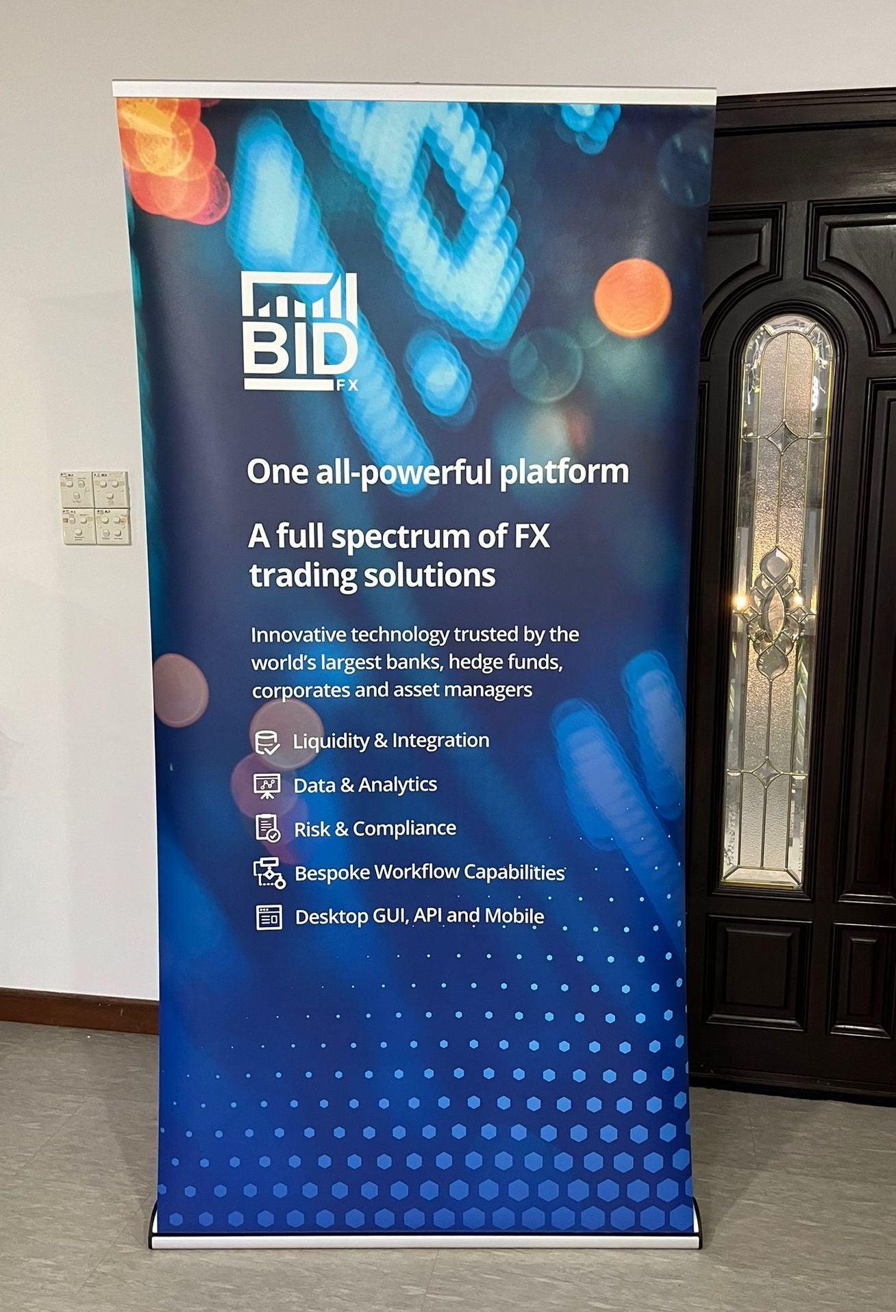 DELUXE PULL-UP BANNER STAND SERIES - Pullupstand.com Pte Ltd