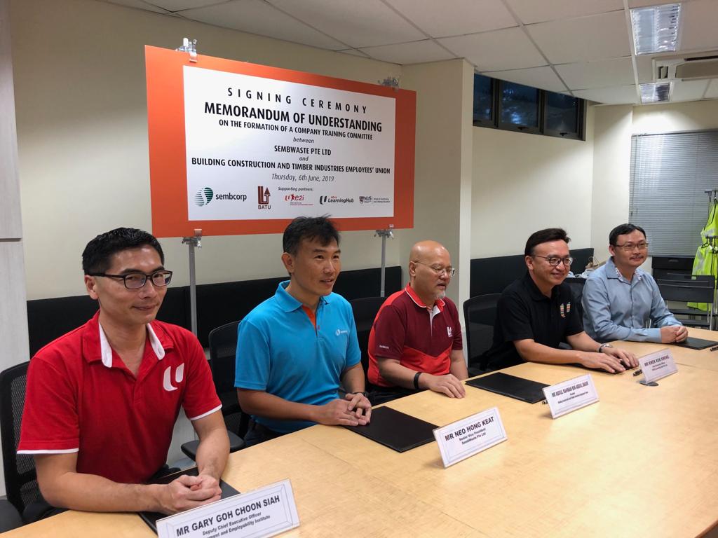 HEAVY DUTY CLIP BANNER STAND - Pullupstand.com Pte Ltd