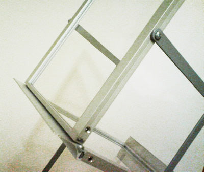 ZIG ZAG STAND A4 - Pullupstand.com Pte Ltd