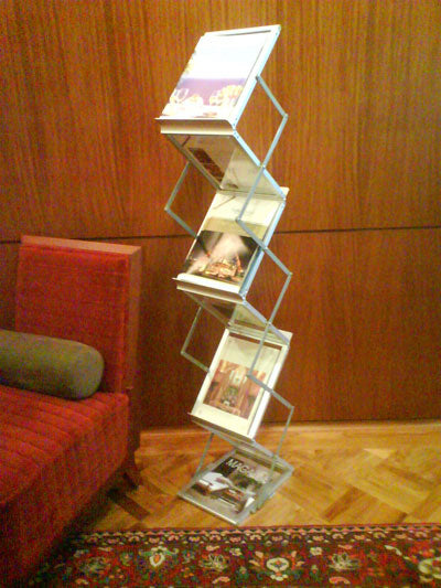 ZIG ZAG STAND A4 - Pullupstand.com Pte Ltd